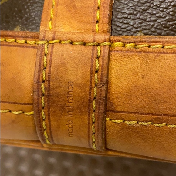 🌟SOLD🌟 Louis Vuitton Bucket GM - Picture 10 of 16